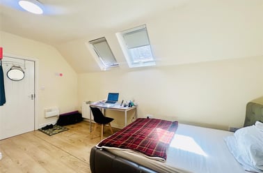 Ilkeston Road, Lenton, Nottingham - Image 3